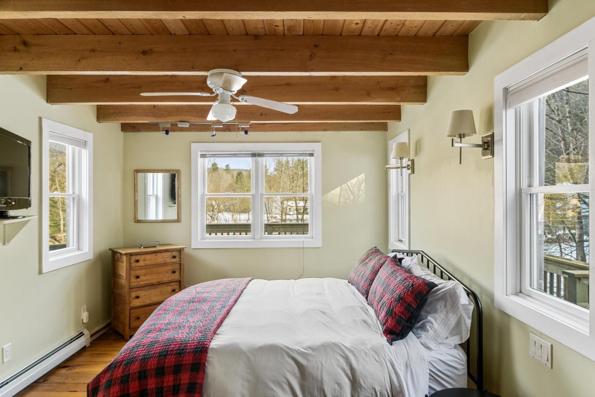 Tubing, Hiking And Jay Peak Fun At The Cliff House Holiday home Montgomery